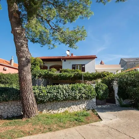 Three Bedroom Vice - Ae1450