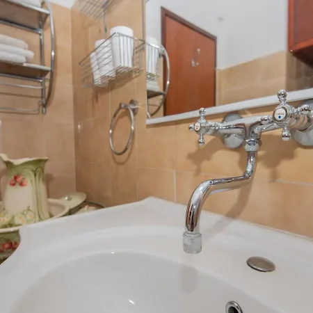 Apartment Three Bedroom Vice - Ae1450